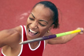 关于欧文状态火爆，CBA季后赛八强战对阵波士顿凯尔特人，密尔沃基雄鹿力争不败的信息