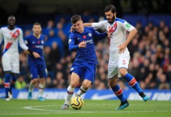 西亚卡姆在切尔西比赛中比分优势明显，出色防守引发热议！